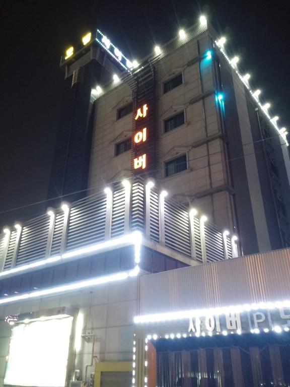 Cyber Motel Gunsan Exterior foto