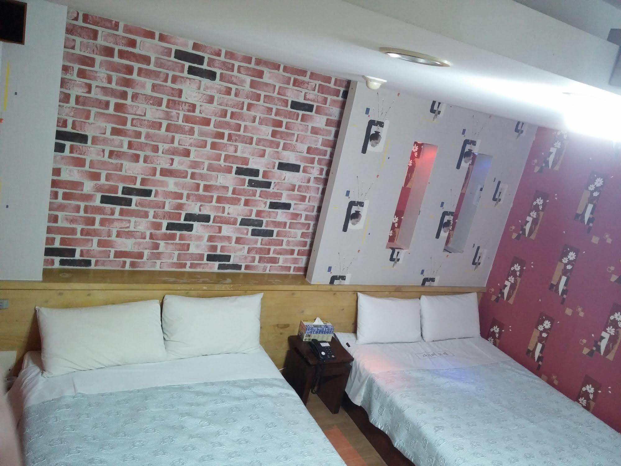 Cyber Motel Gunsan Exterior foto